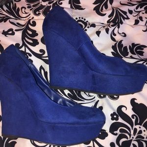 Blue wedges
